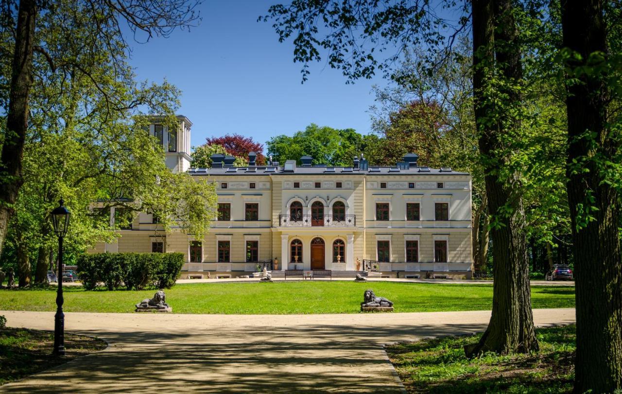 Palac Wierzbiczany Gniewkowo Bagian luar foto