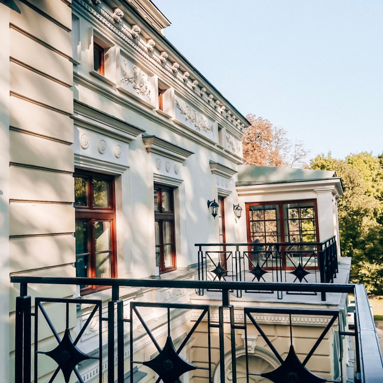 Palac Wierzbiczany Gniewkowo Bagian luar foto